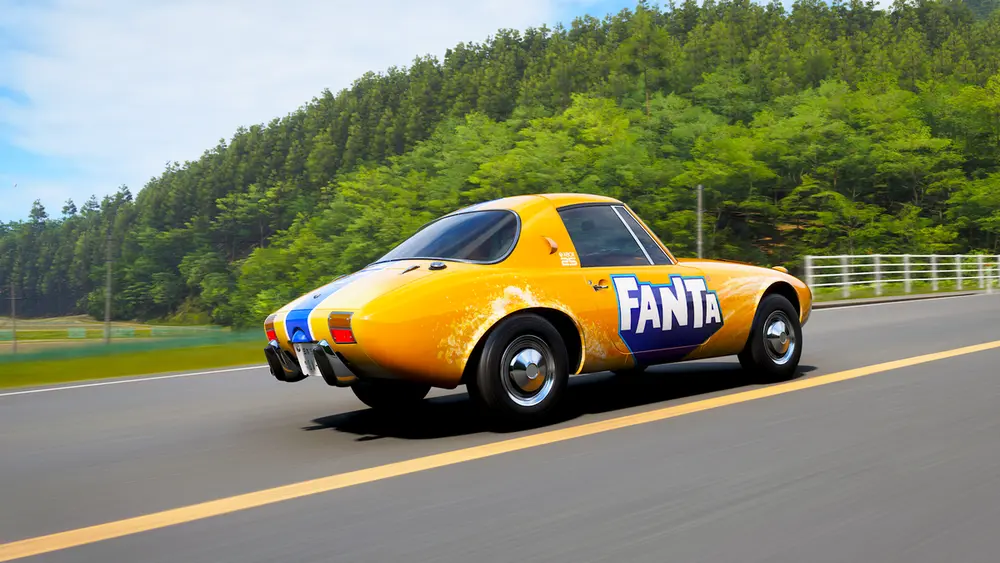 Toyota Sports 800 Edição Fanta: resgate grátis em Forza Horizon 6
