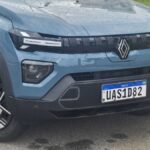 Kwid E-Tech usado tem preço no chão e rivaliza BYD Dolphin