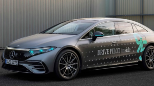 Luzes turquesa em carros autônomos viram padrão global