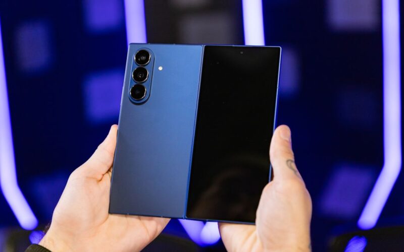 Samsung Z Fold 8 Wide terá duas câmeras e tela maior