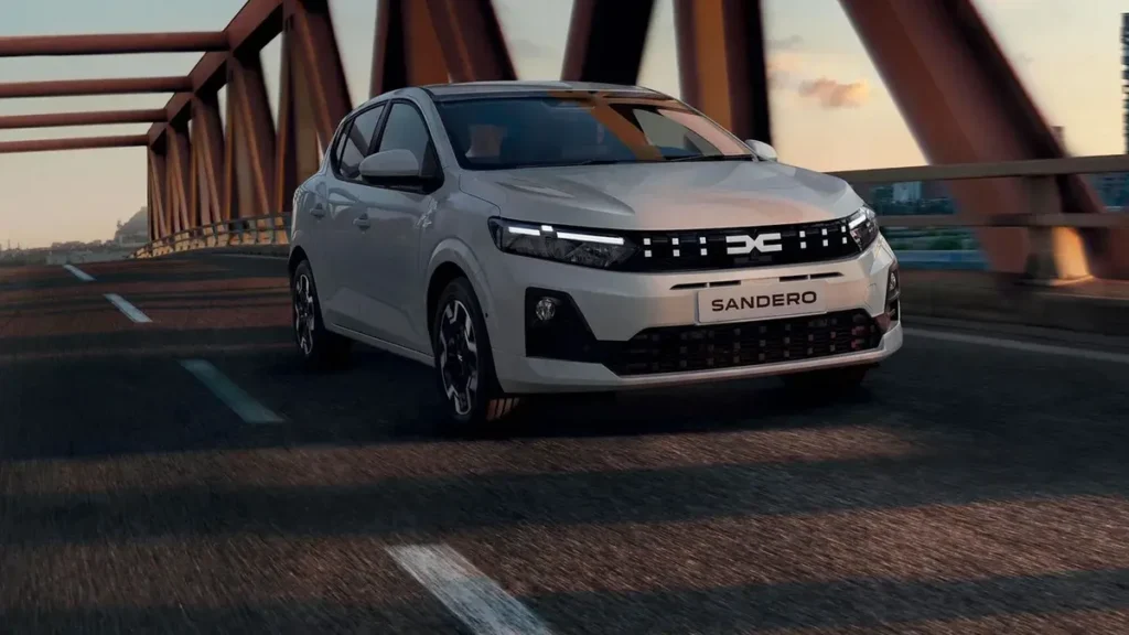 Dacia Sandero supera Corolla e lidera vendas na Espanha