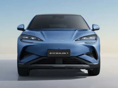 Elétricos mais vendidos: BYD lidera e 3 novatos estreiam em julho