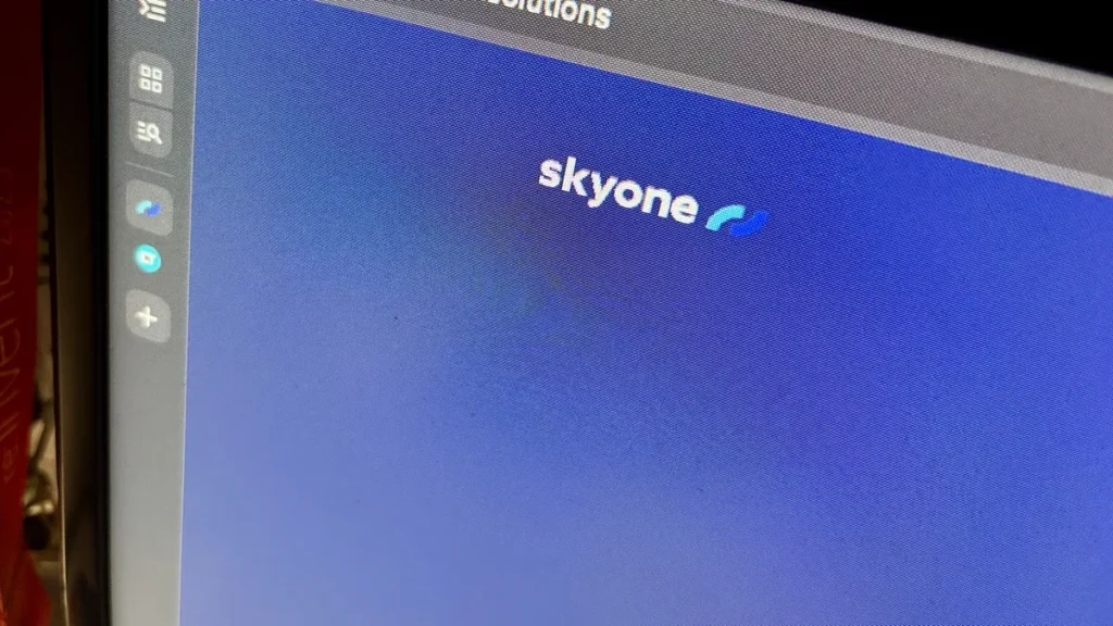 Skyone lança IA que cria apps corporativos em minutos